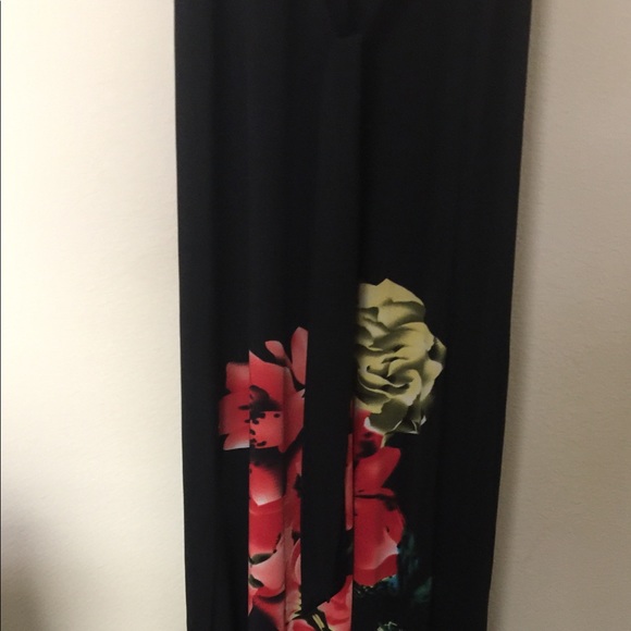 THE PYRAMID COLLECTION BLACK LONG FLORAL DRESS - Picture 5 of 11